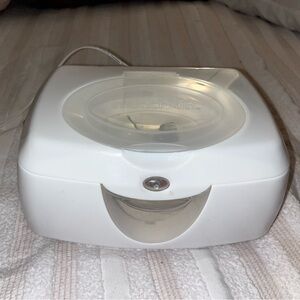 Munchkin White Wipe Warmer with Clear Lid